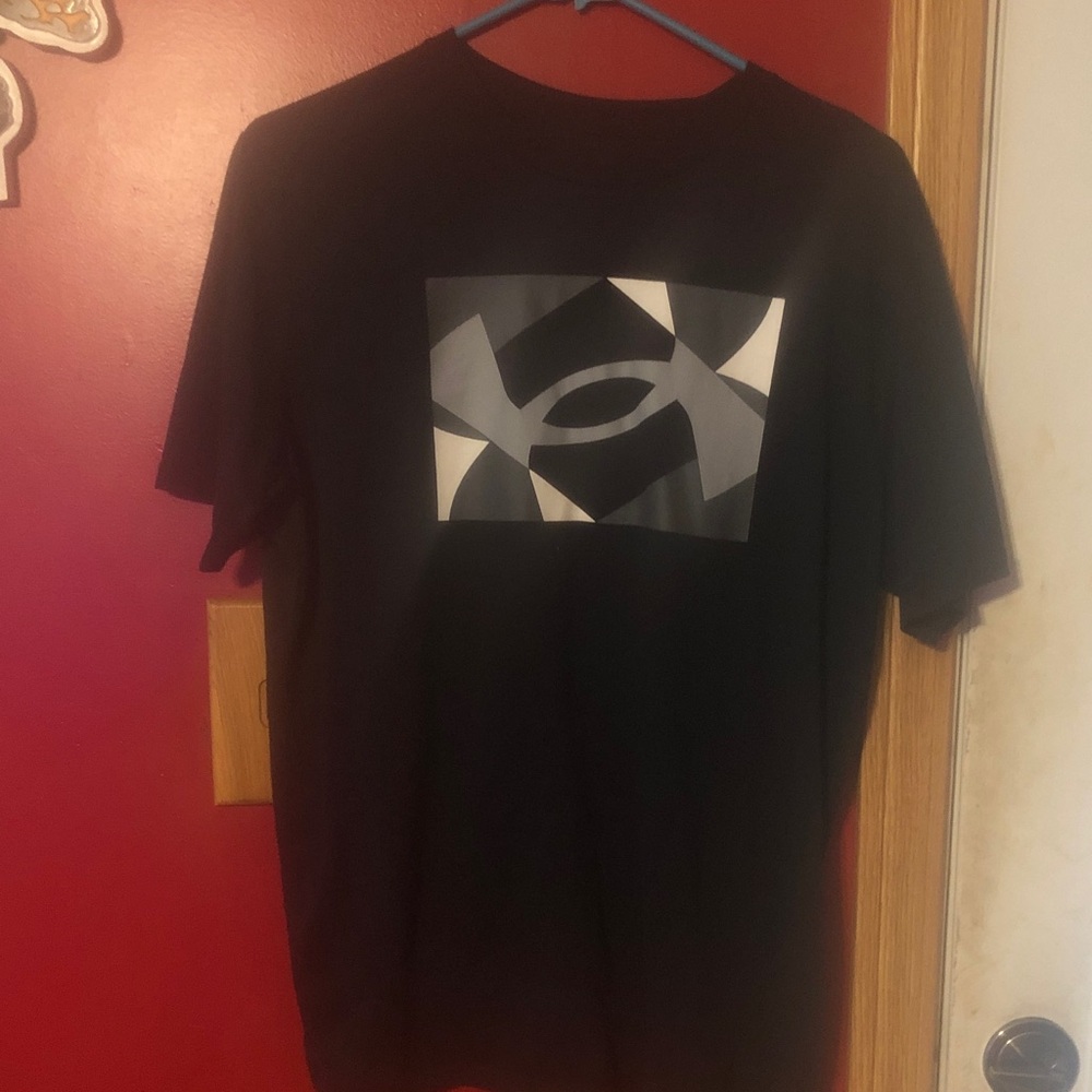 Under Armour Black and Gray Graphic Tee